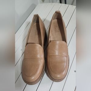 Naturalizer Women's Darry Lug Sole Loafer. Size:8.5M